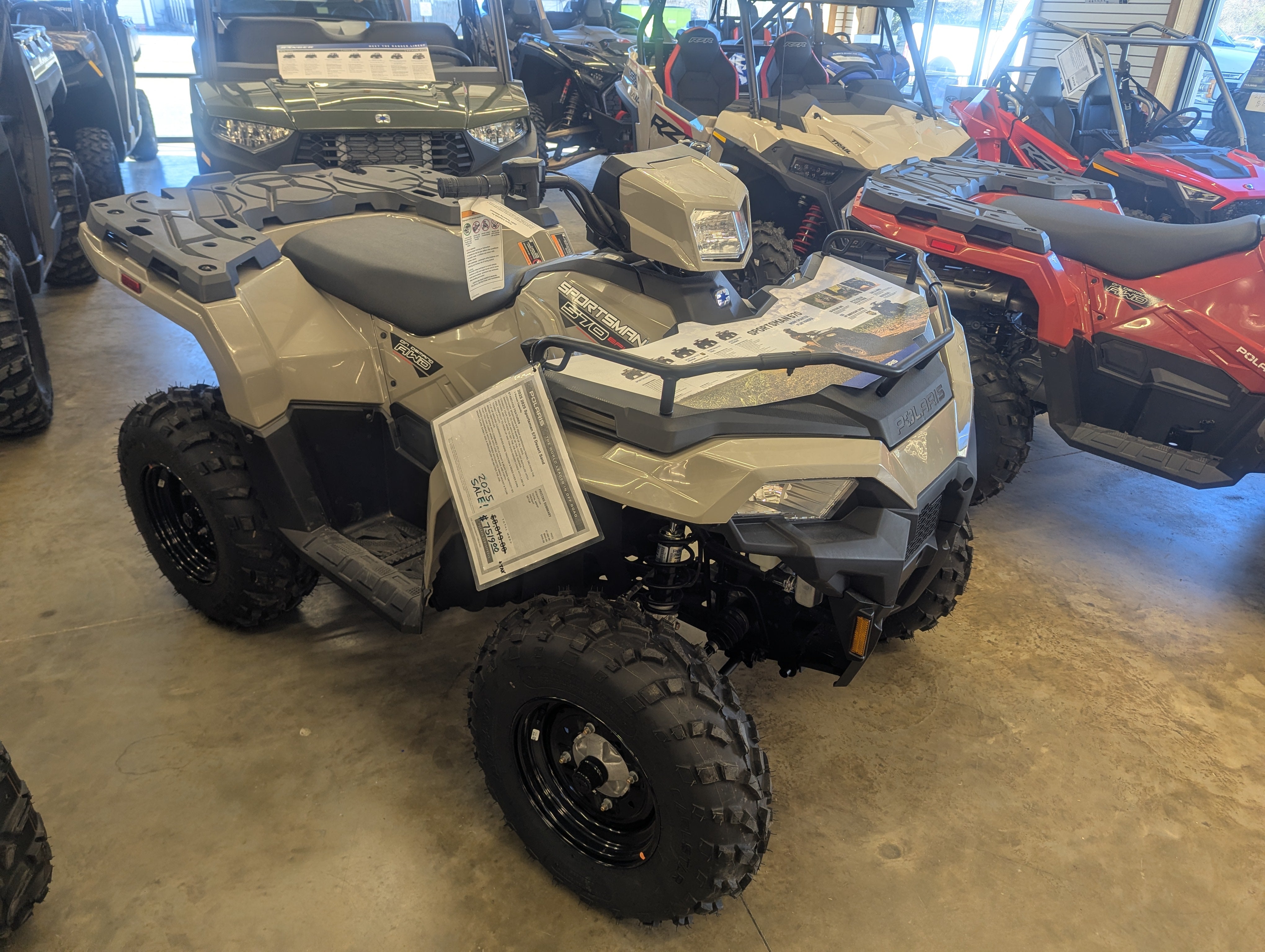 2025 Polaris Sportsman 570 – 570 Series | 567cc ProStar® Engine | Desert Sand