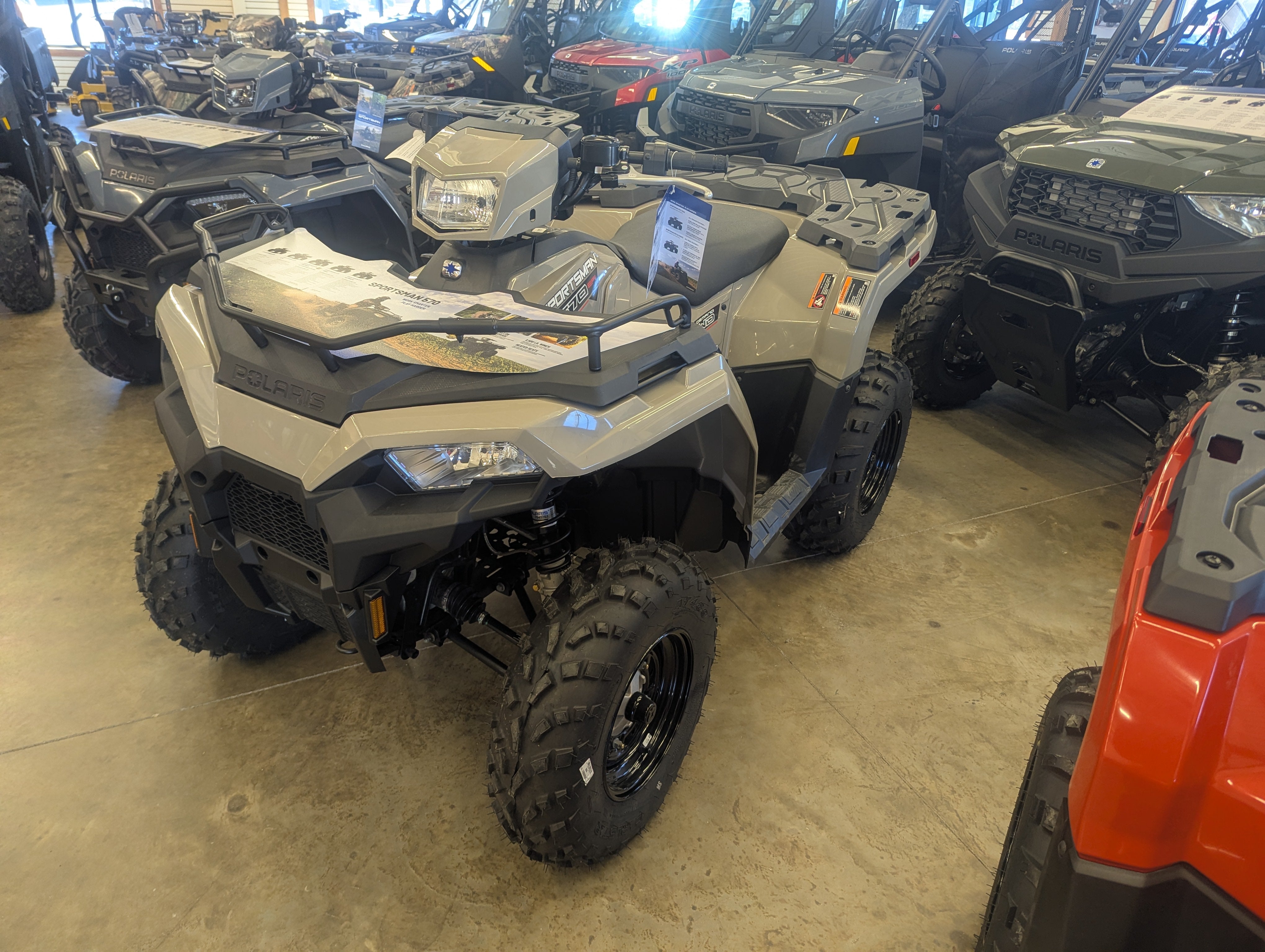 2025 Polaris Sportsman 570 – 570 Series | 567cc ProStar® Engine | Desert Sand