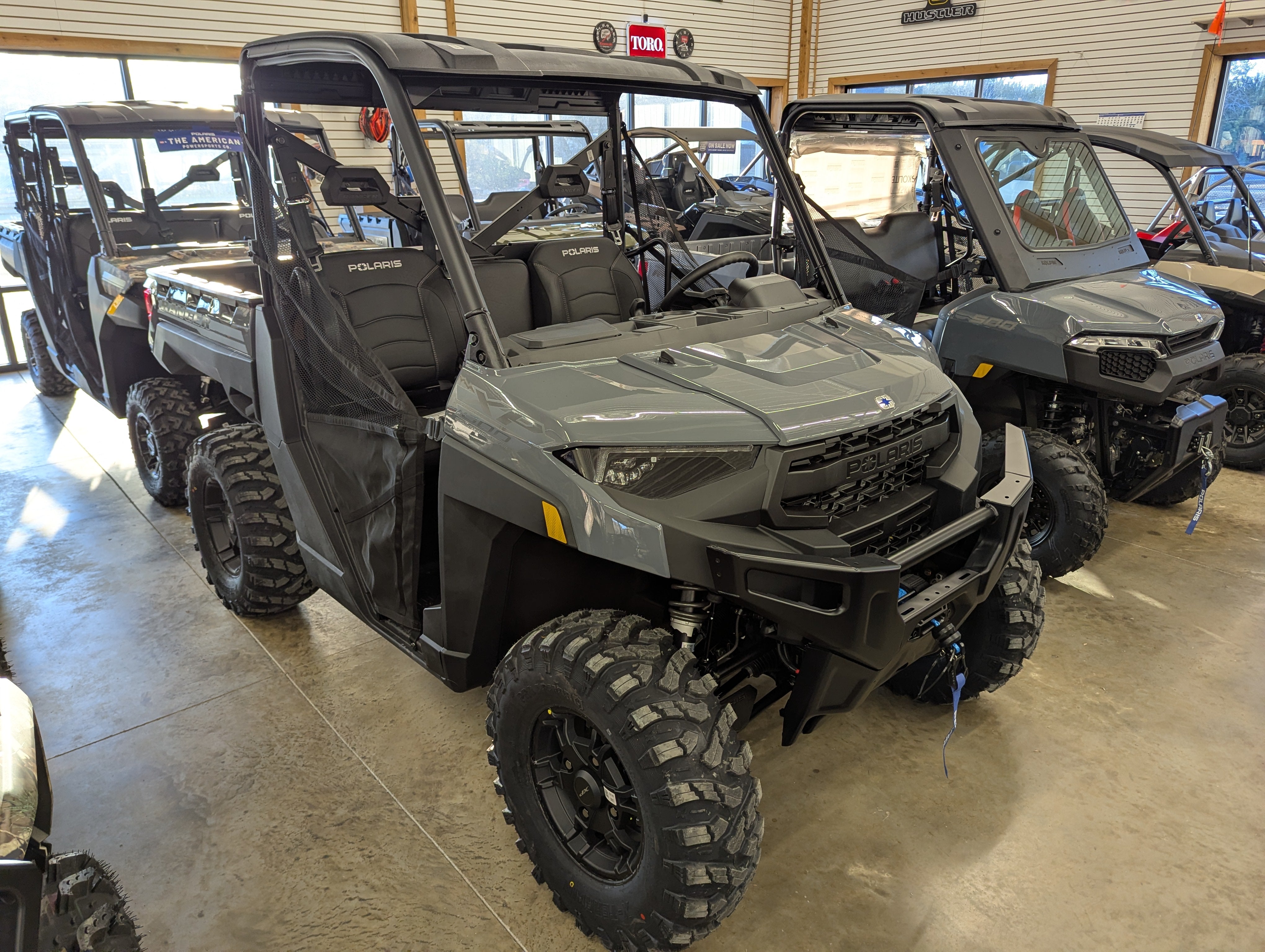 2026 Polaris RANGER XP 1000 Premium – RANGER Series | ProStar® 1000 Engine | Stealth Gray