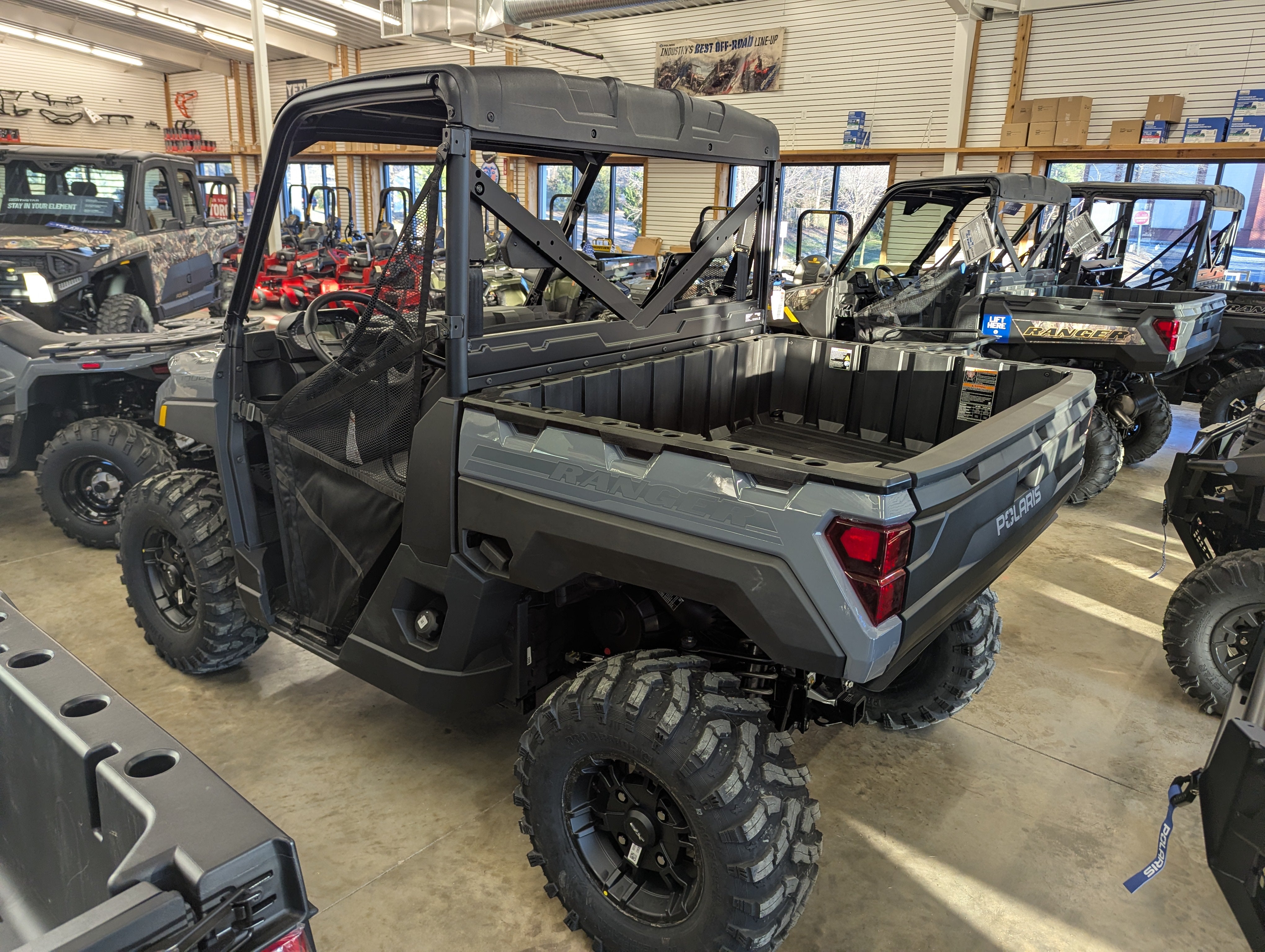 2026 Polaris RANGER XP 1000 Premium – RANGER Series | ProStar® 1000 Engine | Stealth Gray