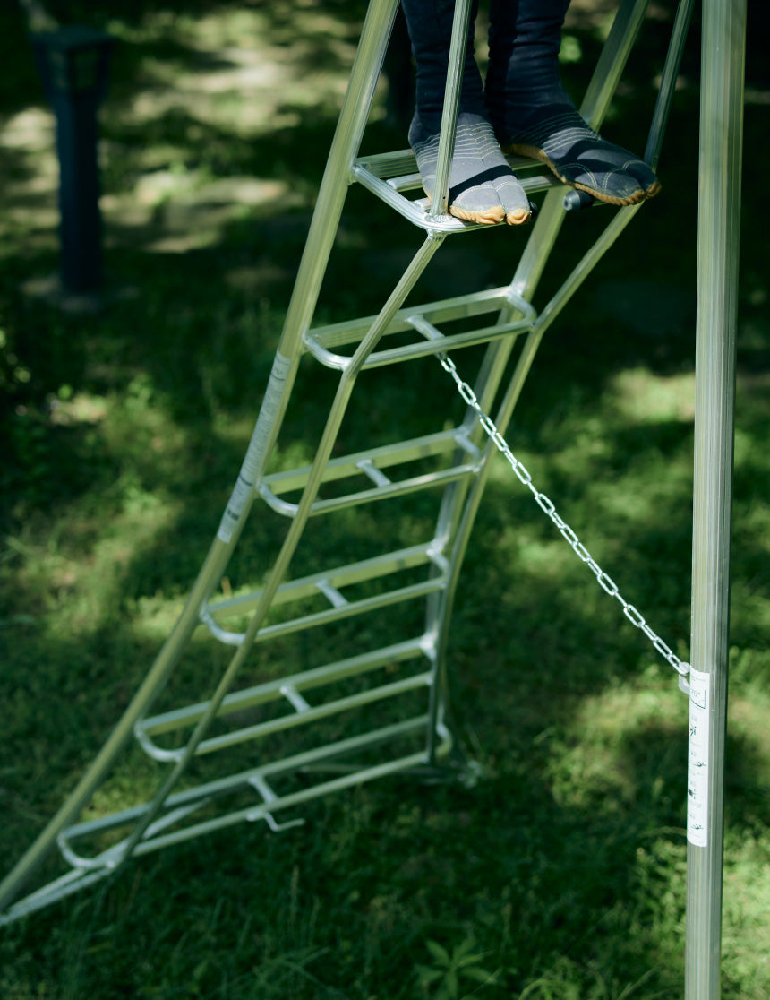 Hasegawa 10 Ft. Aluminum Tripod, Orchard Ladder w/ Platform (GSU-10AS)