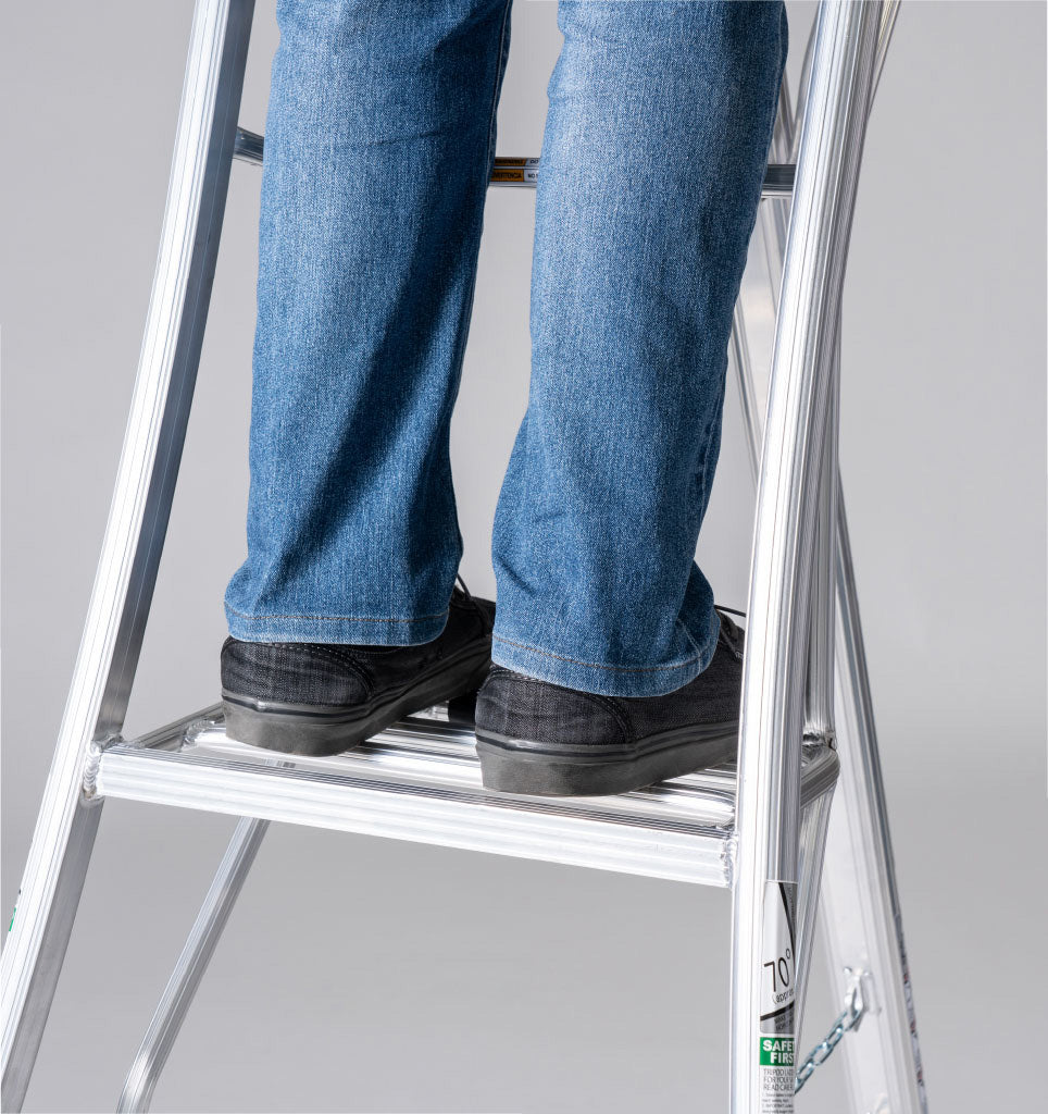 Hasegawa 10 Ft. Aluminum Tripod, Orchard Ladder w/ Platform (GSU-10AS)