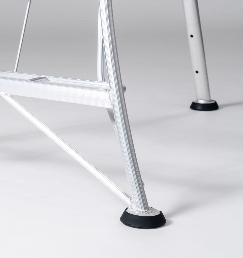 Hasegawa 10 Ft. Aluminum Tripod, Orchard Ladder w/ Platform (GSU-10AS)