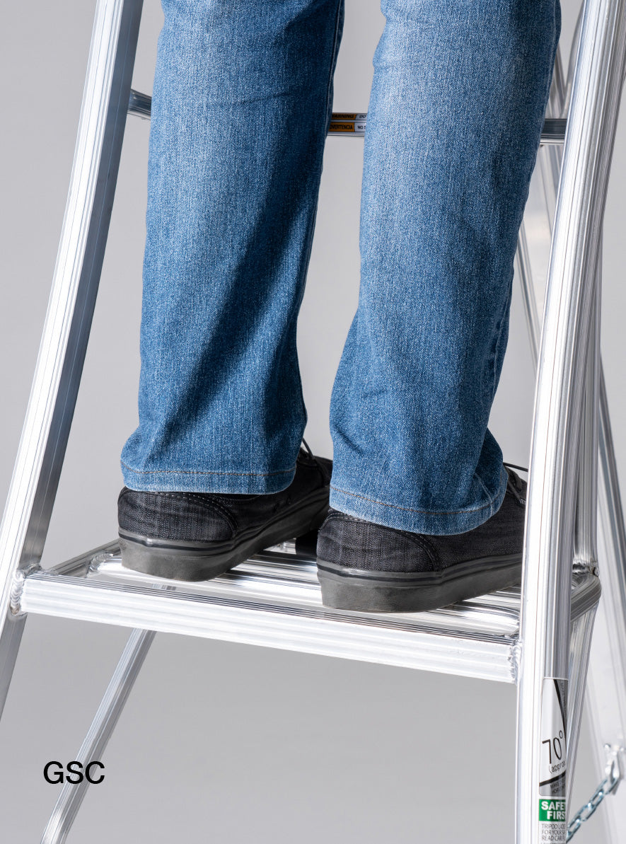 Hasegawa 10 Ft. Aluminum Tripod, Orchard Ladder w/ Platform (GSU-10AS)