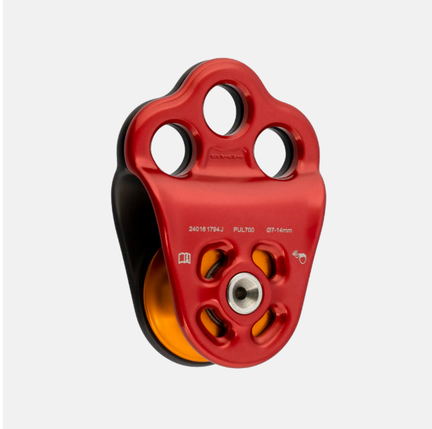 DMM Triple Attachment Pulley 2 Red